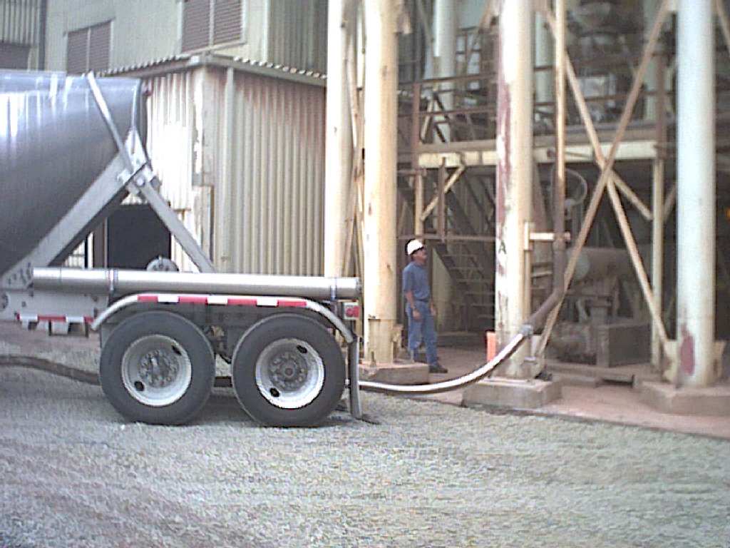 Truck filling silo